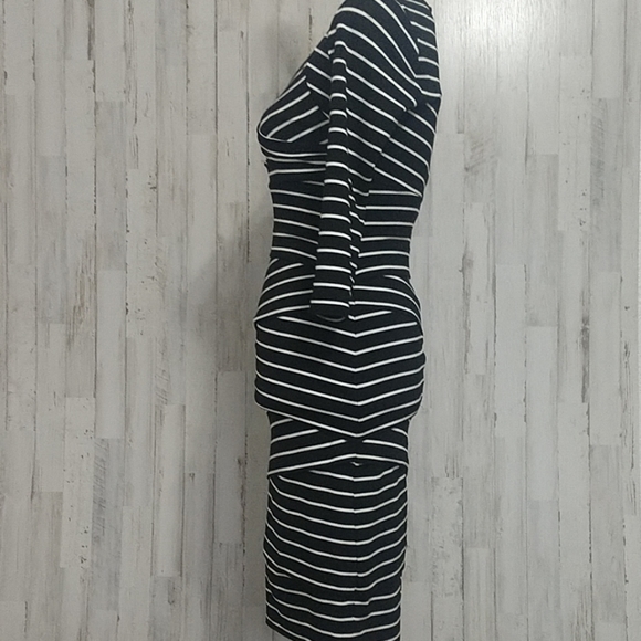 WHBM Black and White Stripes Form Fitting … - Picture 3 of 8